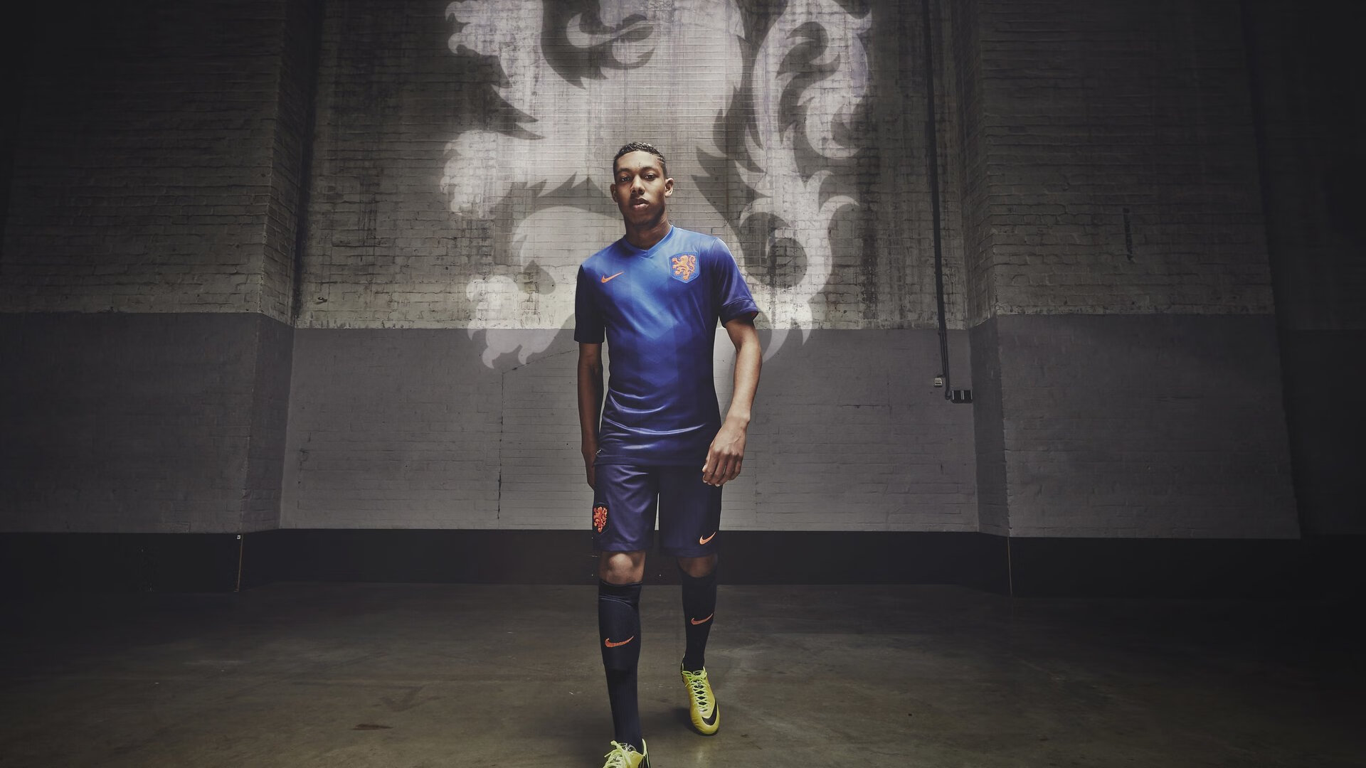 “荒野之战：沙丘与泥泞的极限追逐”，荒漠沙丘在哪